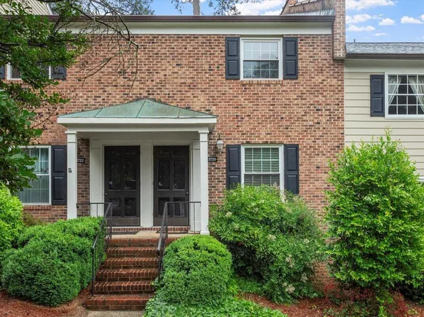 3720 Jamestown Cir, Raleigh, NC 27609