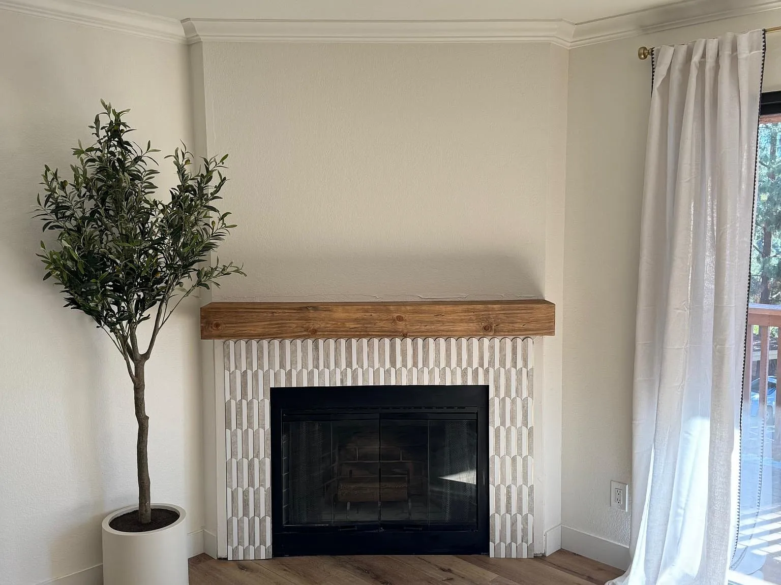1 bed, 704 sqft, $2,300 — Photo 1