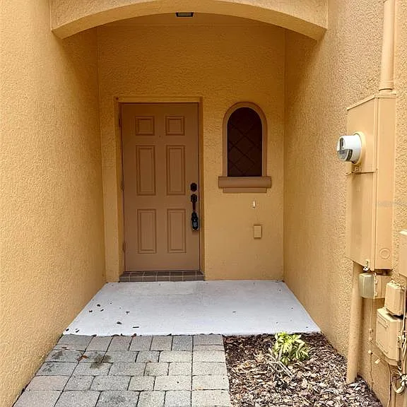 1840 Retreat View Cir — Photo 2