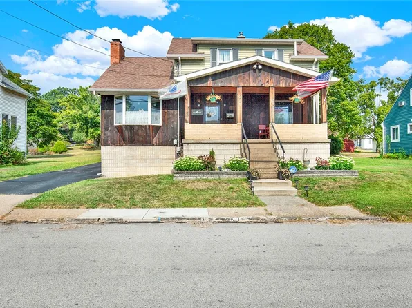 611 S 5th St, Youngwood, PA 15697