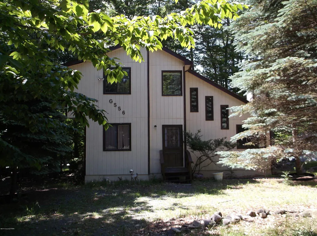 7484 Cottage Ln photo 1