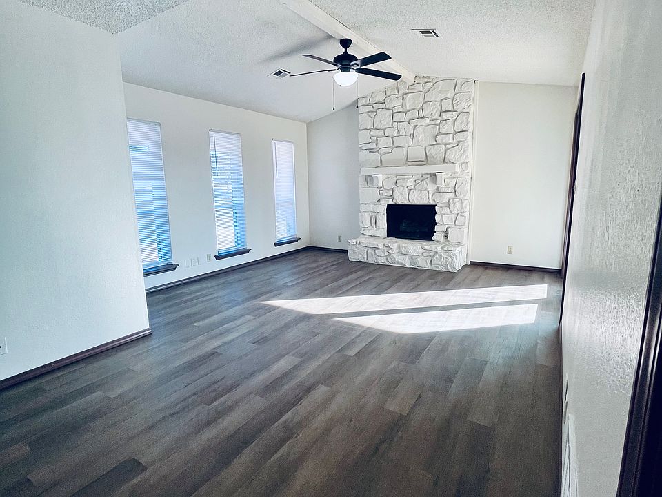 1st image of 8602 N 120th Ave E