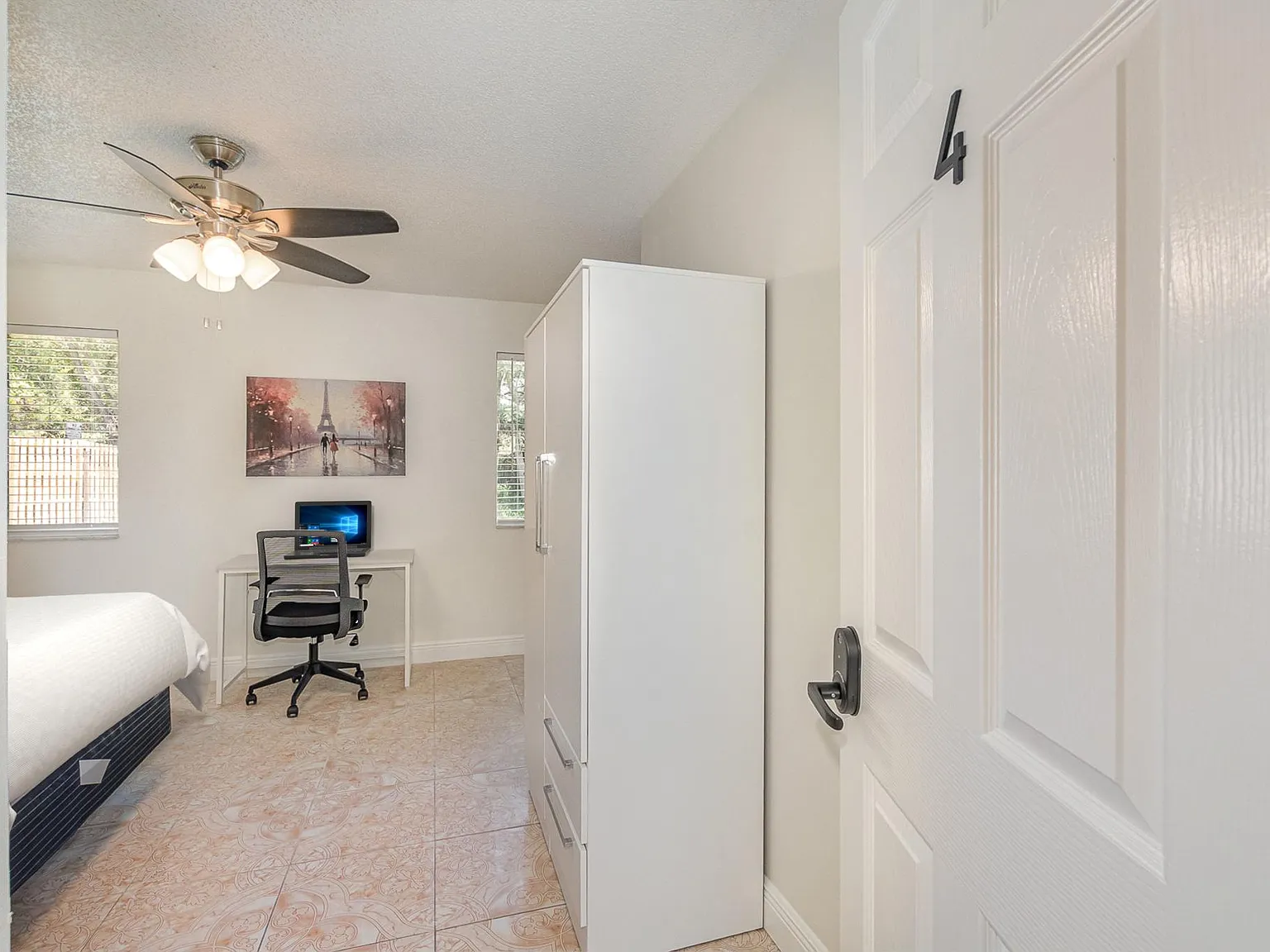 4 bed, 4.0 bath, 1964 sqft, $1,317 — Photo 1