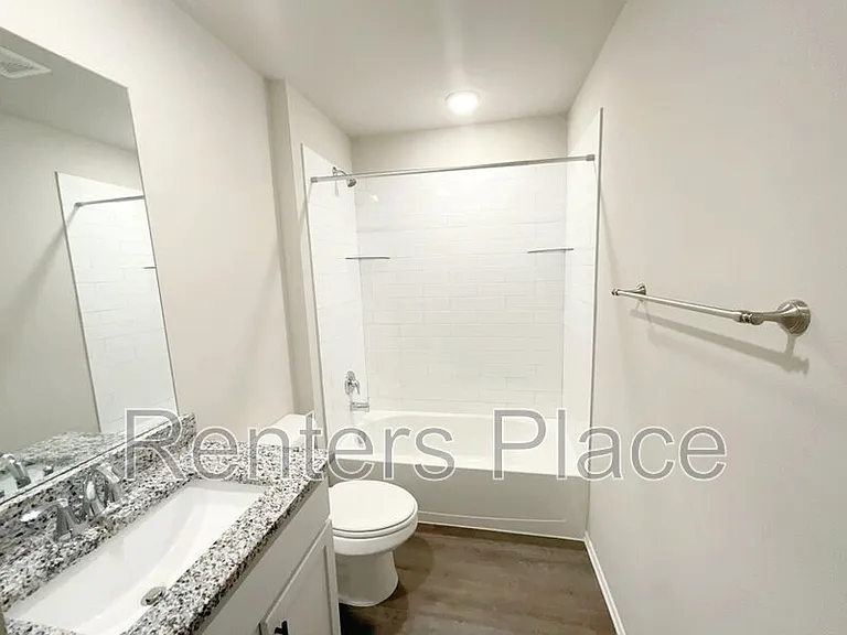 3318 N 23rd West Ave — Photo 11