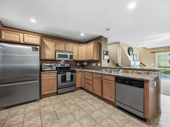 366 Kelso Dr, Fairfax, IA 52228
