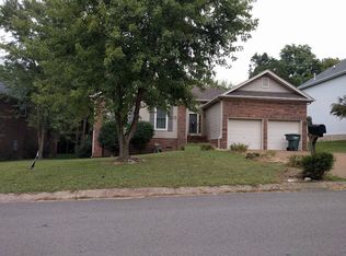 2556 Edinburgh St, Old Hickory, TN 37138