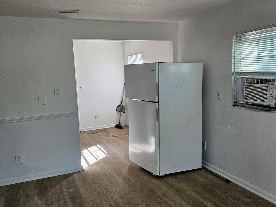 1st image of 2572 W 23RD Street
