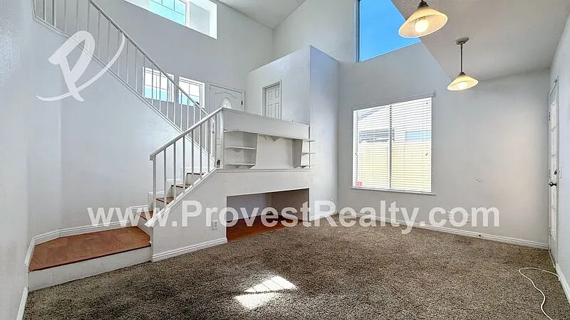 4 bed, 2.5 bath, 1754 sqft, $2,400 — Photo 4