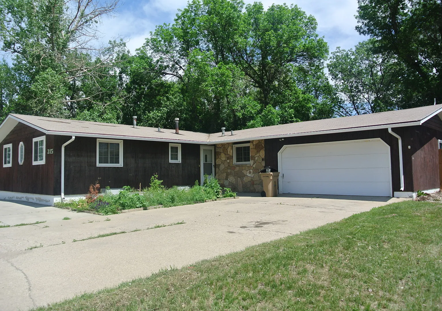4 Bedroom House! — Photo 1
