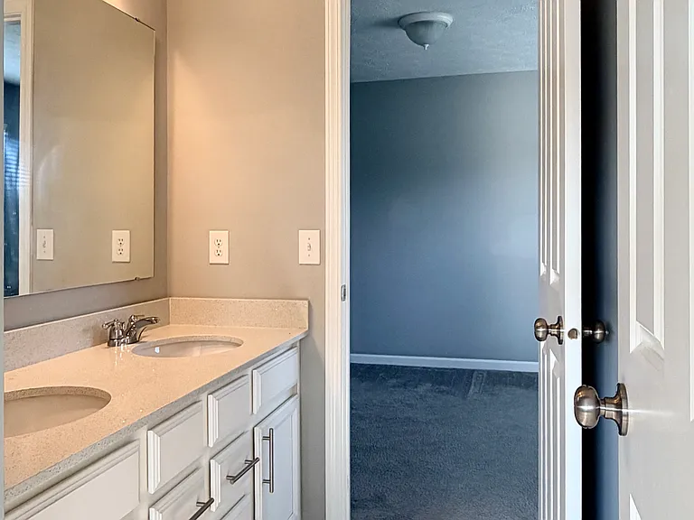 15660 Monson Dr — Photo 35