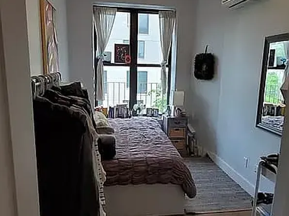 331 Vernon Avenue image 5 of 9