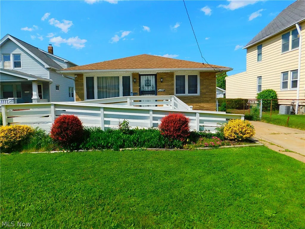 14106 Lakewood Heights Blvd photo 1