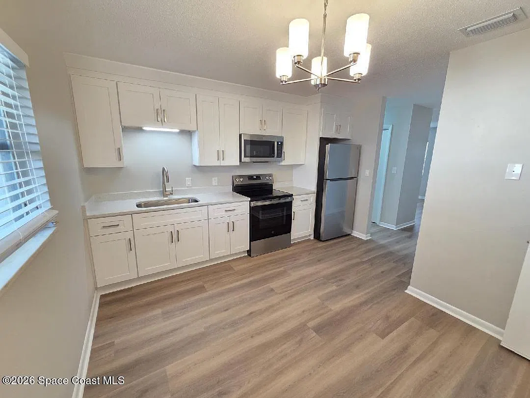 1 bed, 1.0 bath, 727 sqft, $1,600 — Photo 4