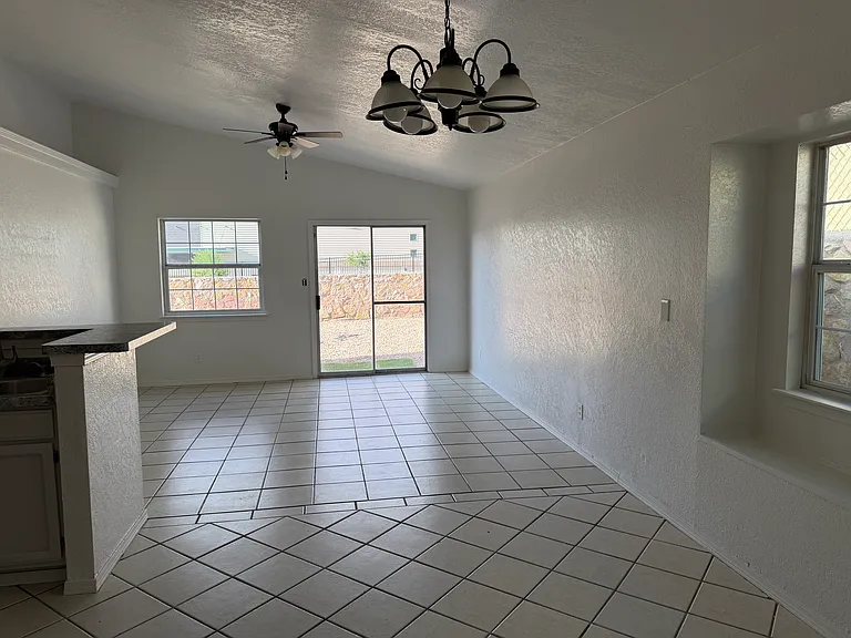 12528 Flora Alba Dr — Photo 5