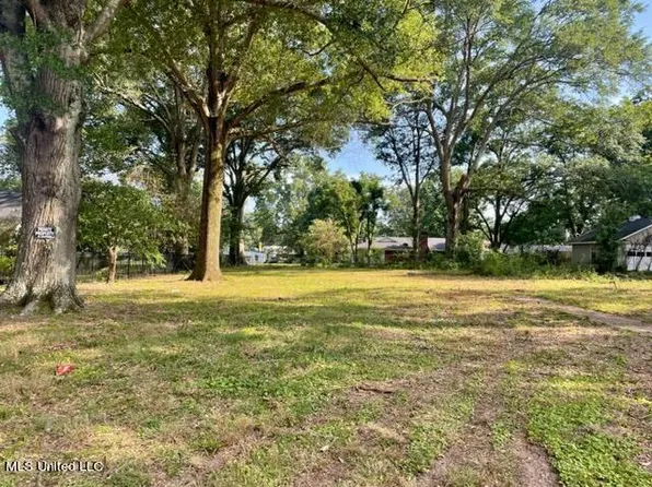 217 McKie St, Senatobia, MS 38668