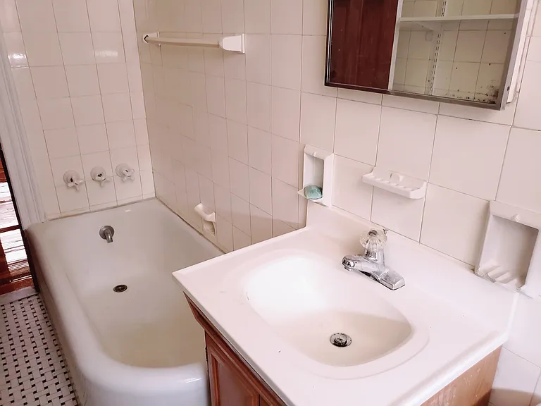 240 Alabama Ave #2 — Photo 7