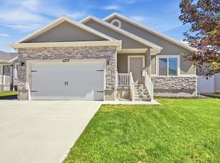 1277 E Skip St, Eagle Mountain, UT 84005