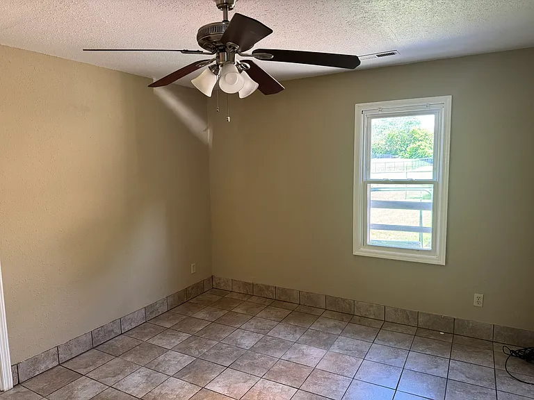 1700 Johnson Dr — Photo 10
