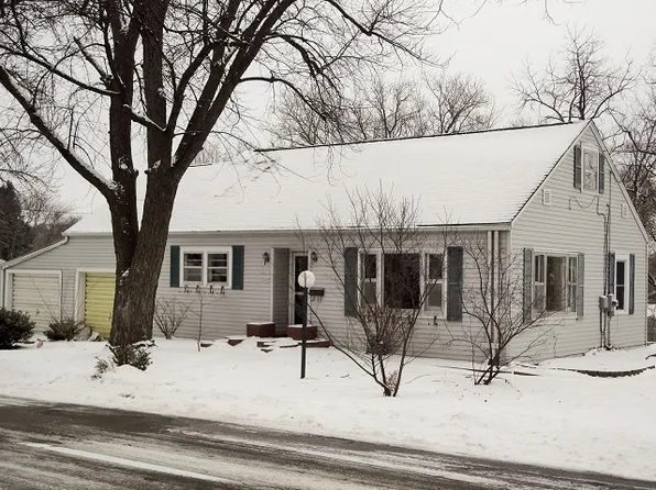 908 Sinnissippi Ave, Dixon, IL 61021