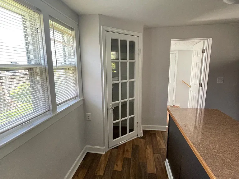 810 8th St NW — Photo 9