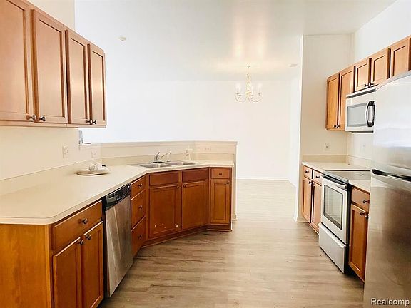 3rd image of 47535 Pembroke Dr #69