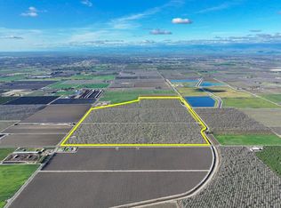 3012 N Oakmore St, Tulare, CA 93274