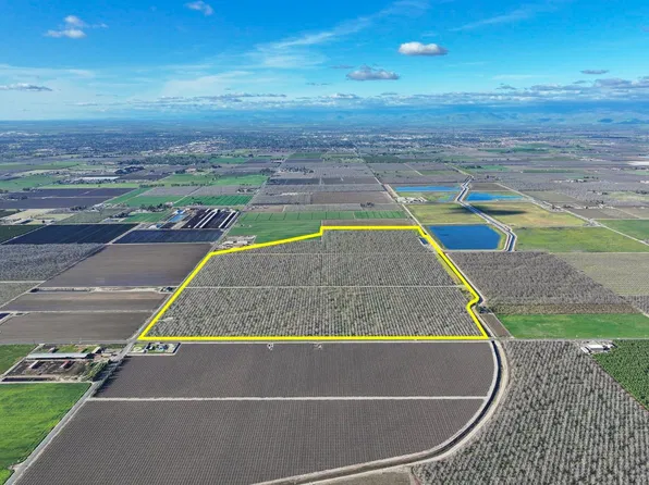 3012 N Oakmore St, Tulare, CA 93274