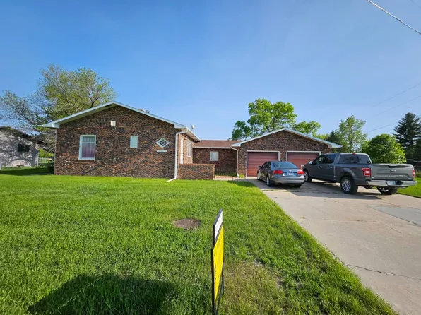 503 E 4th St, Rushville, NE 69360