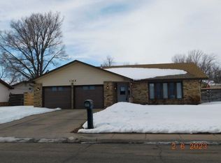 1212 McDonald Rd, North Platte, NE 69101