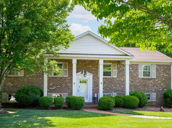 1121 Moreview Dr, Lynchburg, VA 24502