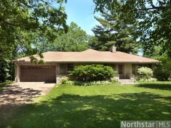 8440 Riverview Ln N, Brooklyn Park, MN 55444