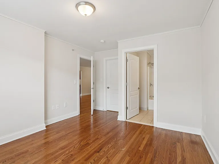 Summit Ridge Luxury Apartments — Photo 20