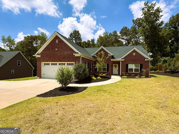956 Belmont Park Dr, Commerce, GA 30529