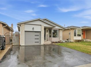 39 Kennard St, Hamilton, ON L8J 2C3
