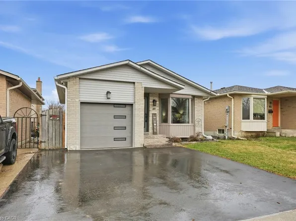 39 Kennard St, Hamilton, ON L8J 2C3