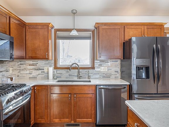 3rd image of 1636 Pendleton Rd