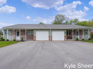 4483 N Valley Dr NE, Grand Rapids, MI 49525