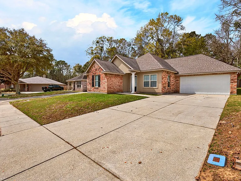 10261 English Manor Dr — Photo 3