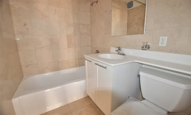 Rented by Manhattan Realty Group | media 11