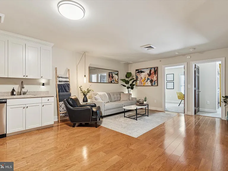 3 Sycamore St #A — Photo 2