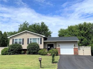 1196 Maple Spring Dr, Slatington, PA 18080