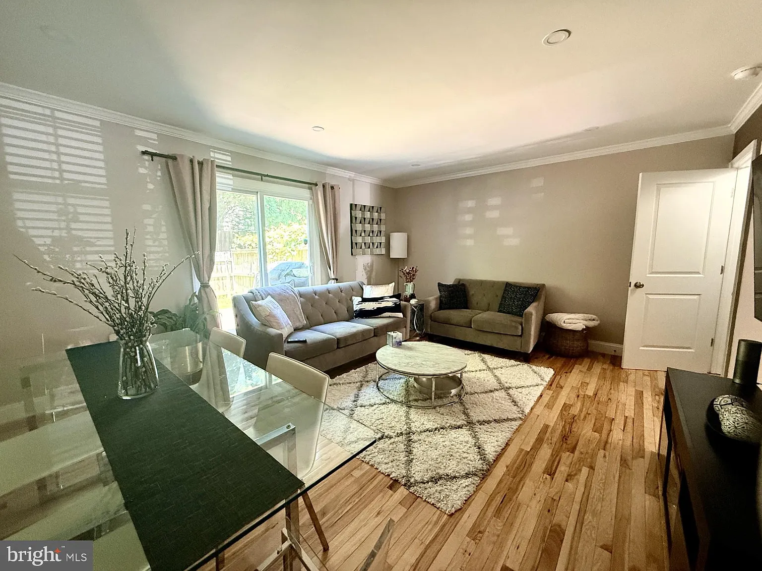 3 bed, 2.5 bath, 1244 sqft, $2,750 — Photo 4