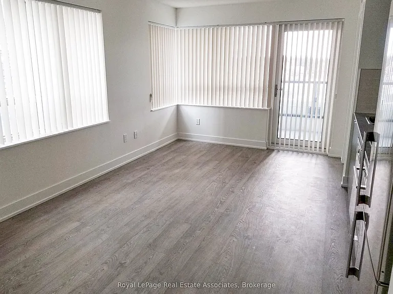 7 Mabelle Ave #602 — Photo 1