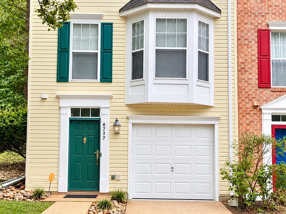 8213 Sir Michael Pl