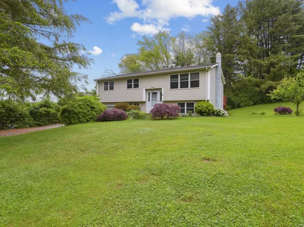 6 Royal Oaks Drive, Ledyard, CT 06339