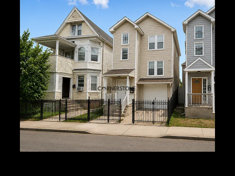 136 Godwin Ave — Photo 2