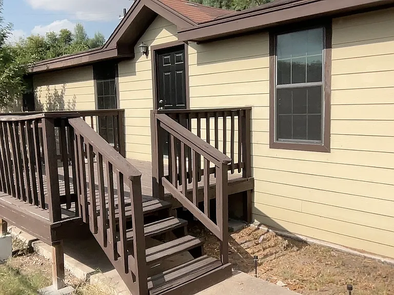 112 Pacific Ave — Photo 2