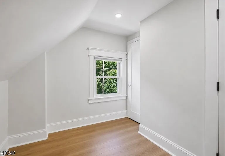 10 Mountain Pl — Photo 13