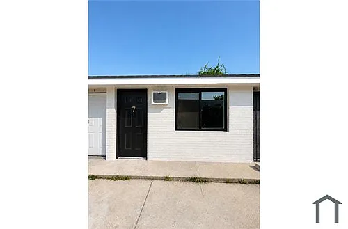 1913 7th St Photo 1