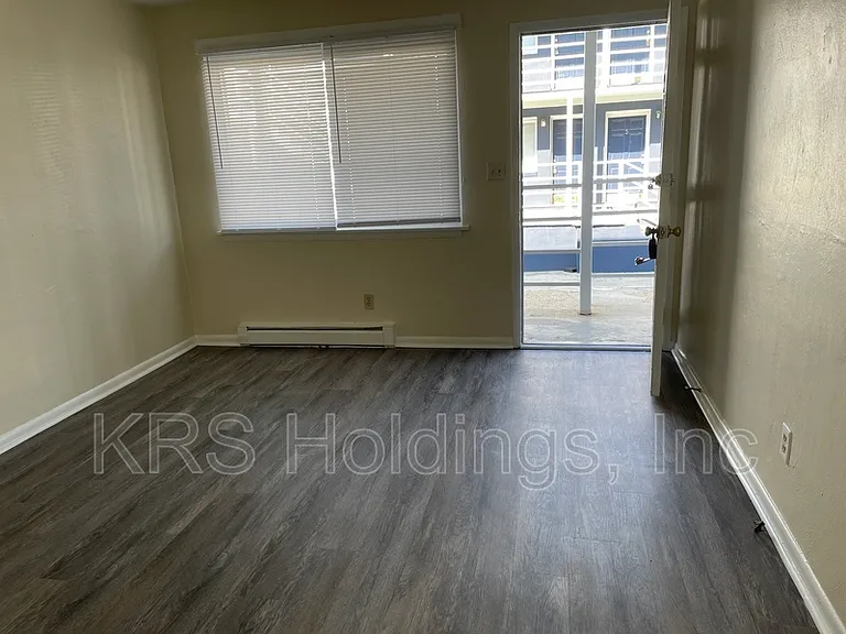 611 W Ocean View Ave #5 — Photo 9
